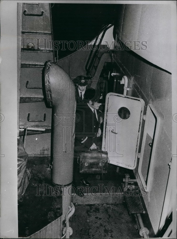 1973 Police Search Ship "Claudia" - Historic Images