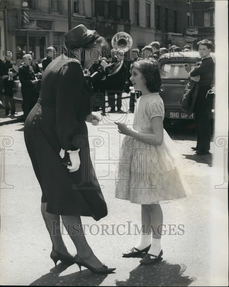 1965 Lillian Crooks ,a Salvation Army worker and a girl - Historic Images