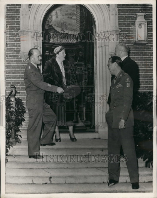 1953 Press Photo Netherlands PM Dr. W. Dress,General Gruenther & Queen Juliana-Historic Images