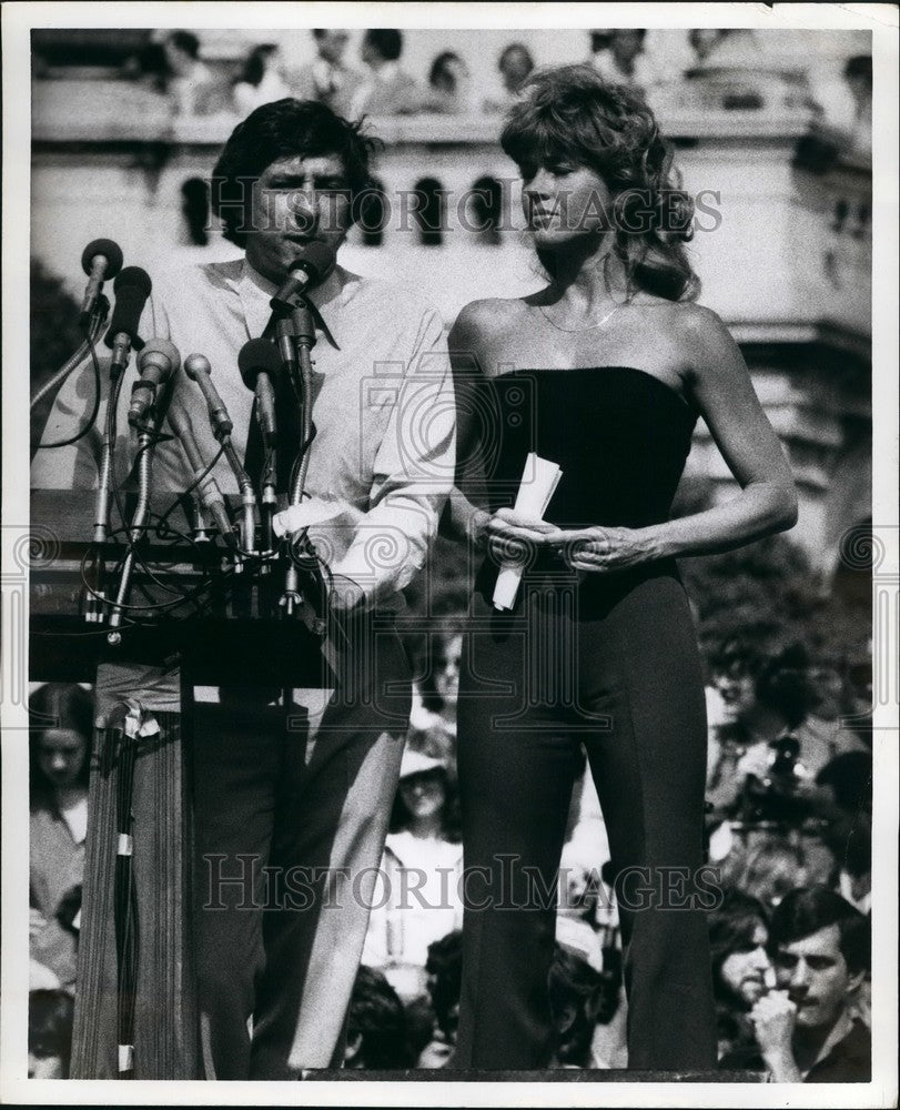 1979, Tom Hayden - Jane Fonda at anti-nuke demonstration - KSB53145 - Historic Images