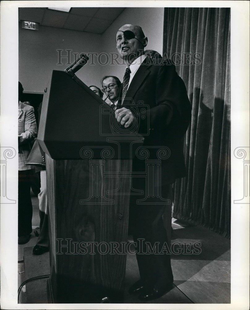 1977 Press Photo Moshe Dayan - KSB53163 - Historic Images