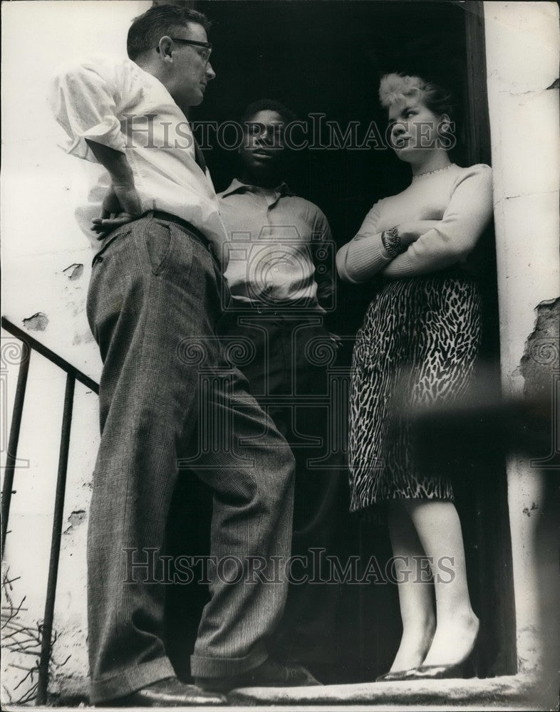 1958 Josiah Taylor and white girl & reporter during riots in London - Historic Images
