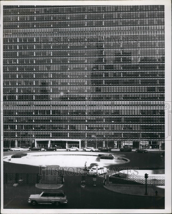Press Photo U.N building - KSB53339 - Historic Images