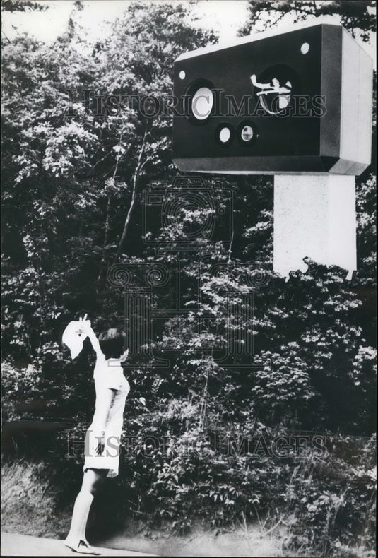 1970 single capsule home concrete column Japan Capsule houses Kubota - Historic Images