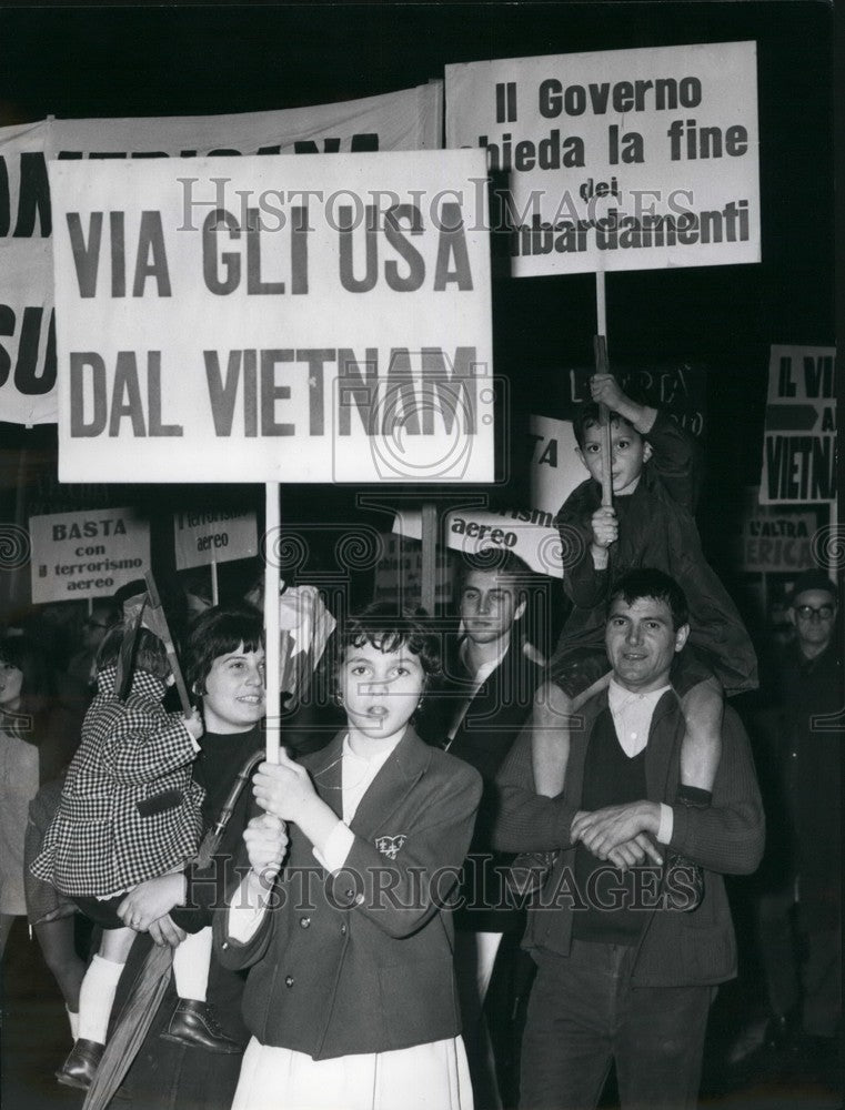 1967 Press Photo Communists March Against Vietnam - KSB53875 - Historic Images