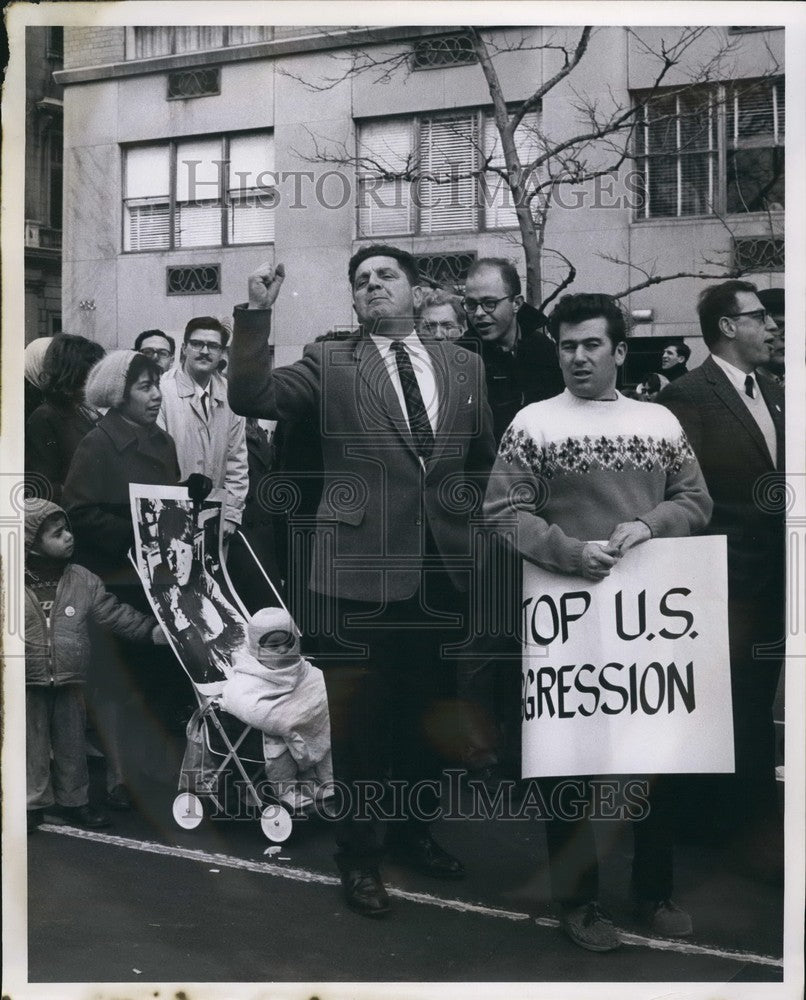 1966 Anti Vietnam Demonstration New York - Historic Images