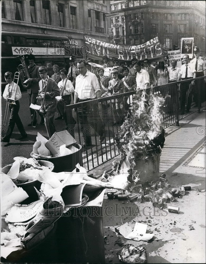 1971, Irish Civil Rights Rally London flaming refuse bin Regent - Historic Images