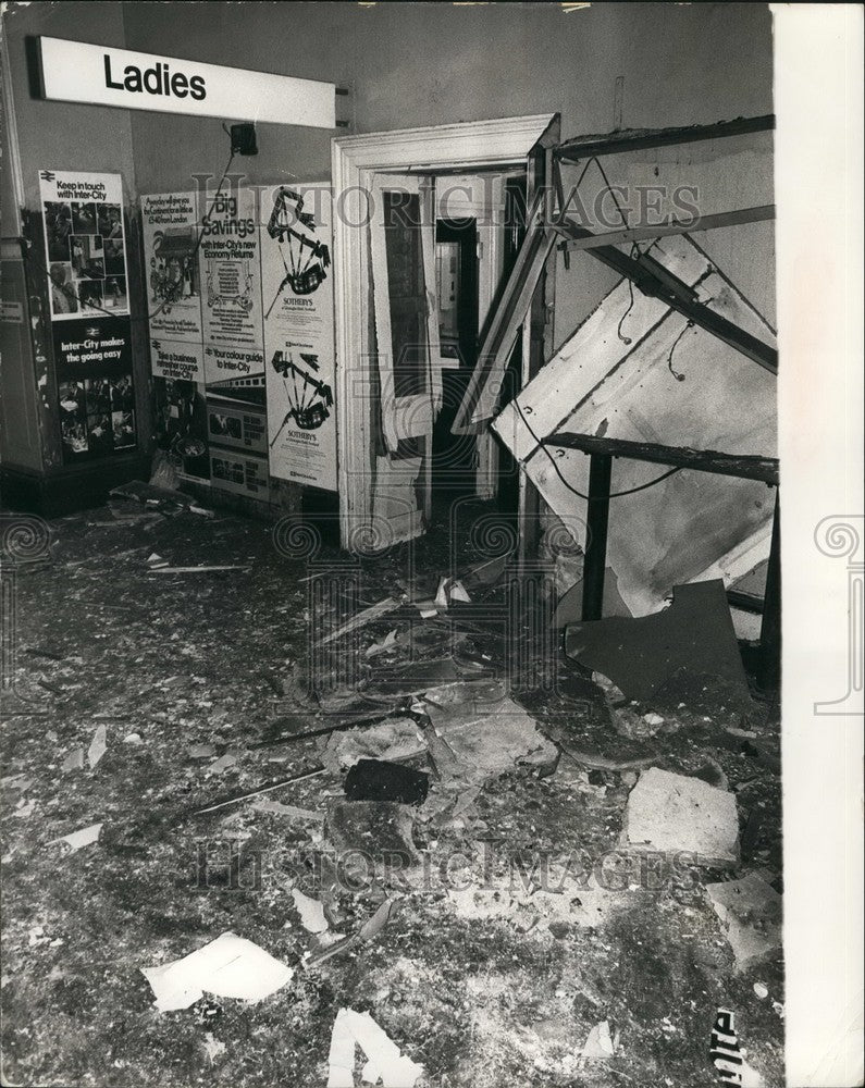 1973 bomb explosion King's Cross Station damage - Historic Images