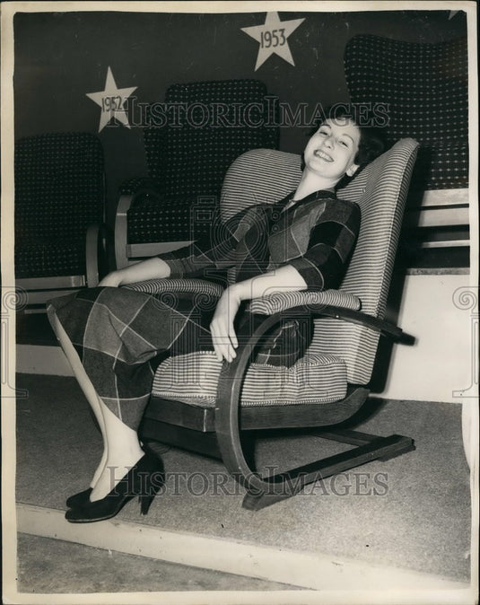 1954, British Furniture Exhibition at Earl's court - KSB54547 - Historic Images