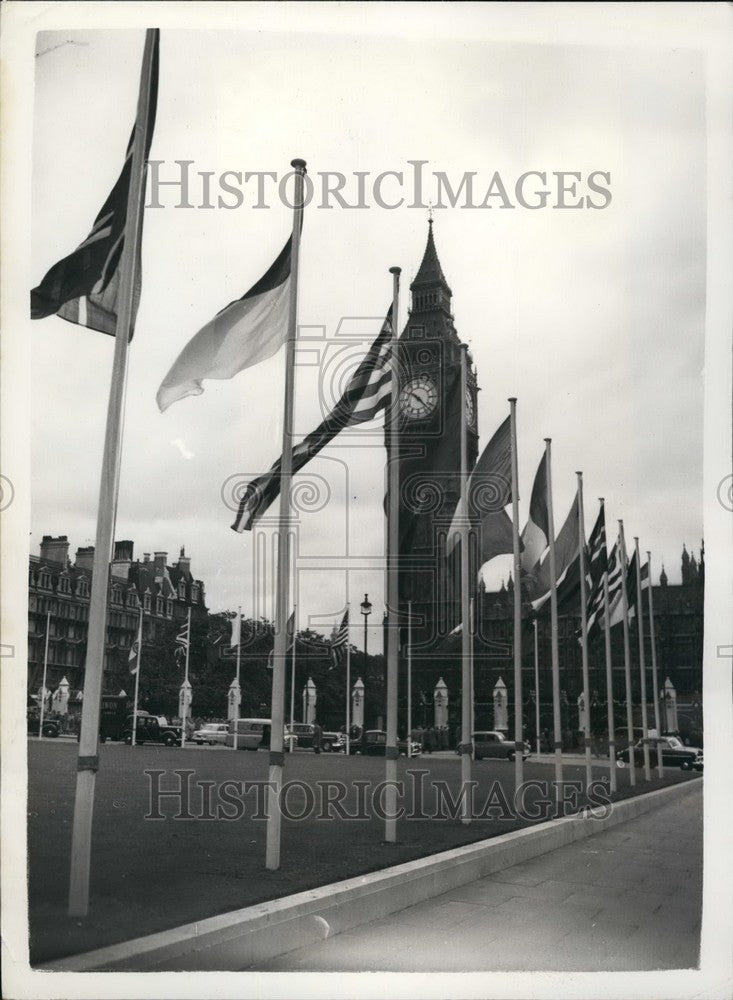 1957 Press Photo The Flags Of The Nations Fly In Parliament Square - KSB54569-Historic Images