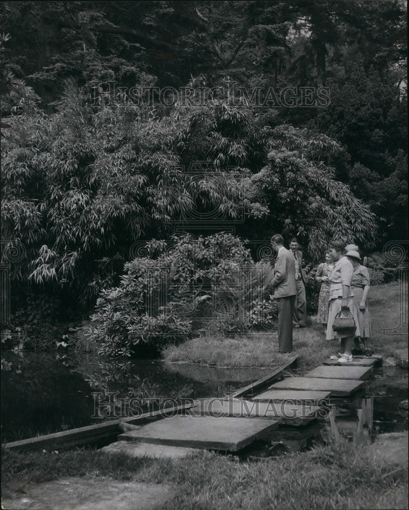 Press Photo Ponds in the gardens of Sir Winston Churchill's Chartwell estate - Historic Images