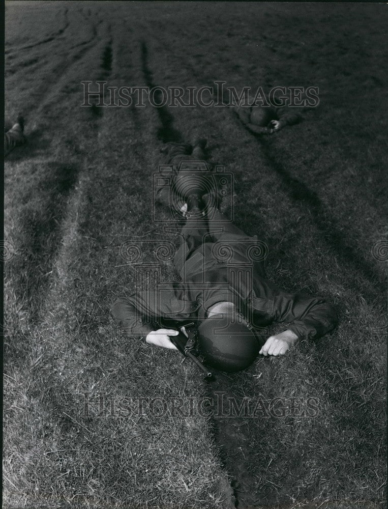 Press Photo A German Post War Draftee Takes Full Cover - KSB54677 - Historic Images