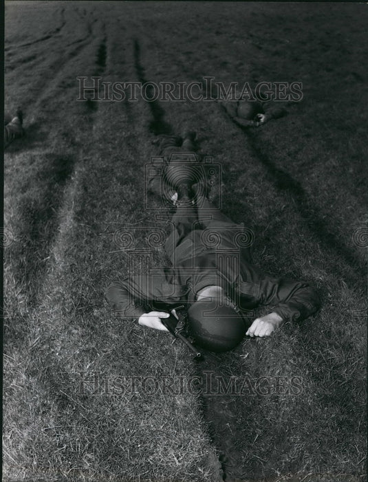 Press Photo A German Post War Draftee Takes Full Cover - KSB54677 - Historic Images
