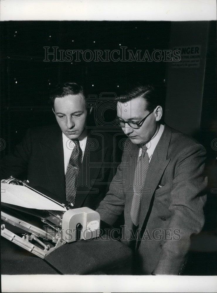 Press Photo Electronic Brain Reeling Out of &quot;Leo&quot; Clerks at Cadby Hall - Historic Images