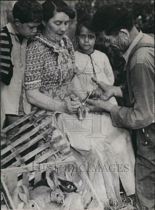 1953 Press Photo Mr. Moulinard, Secretary of Genuine Les Mines & his Wife - Historic Images
