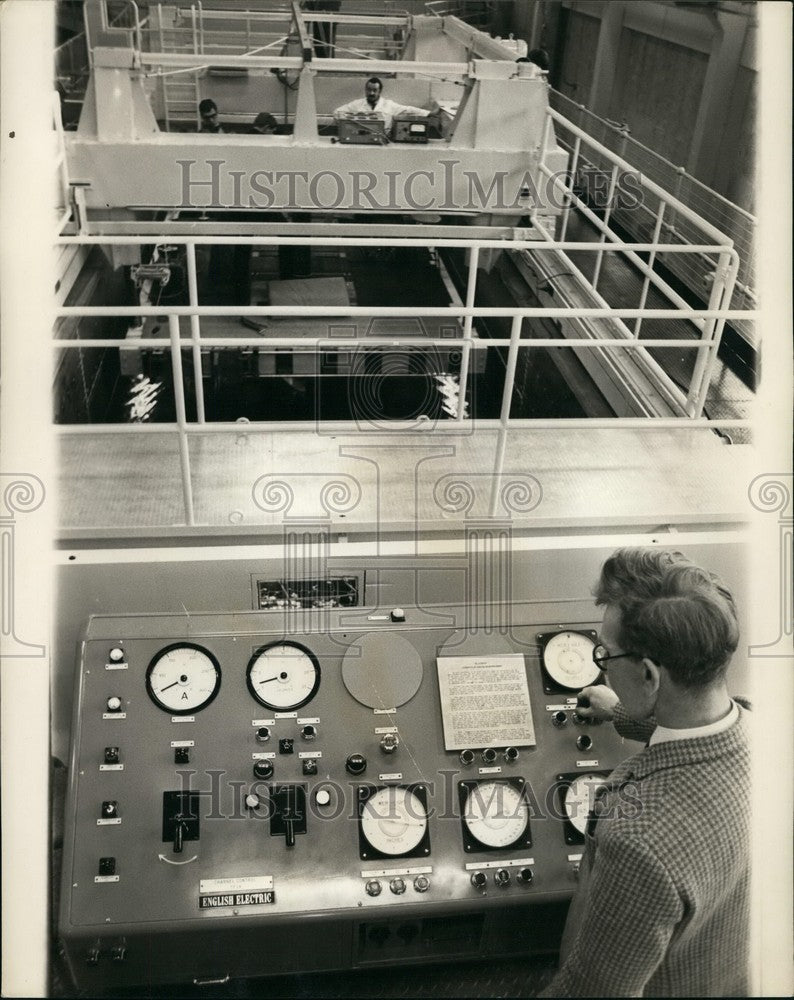 1967, Circulating water channel at the National Physical Laboratory - Historic Images