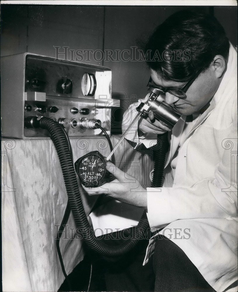 1964 Demonstration Of New Micro-Endoscope - Historic Images