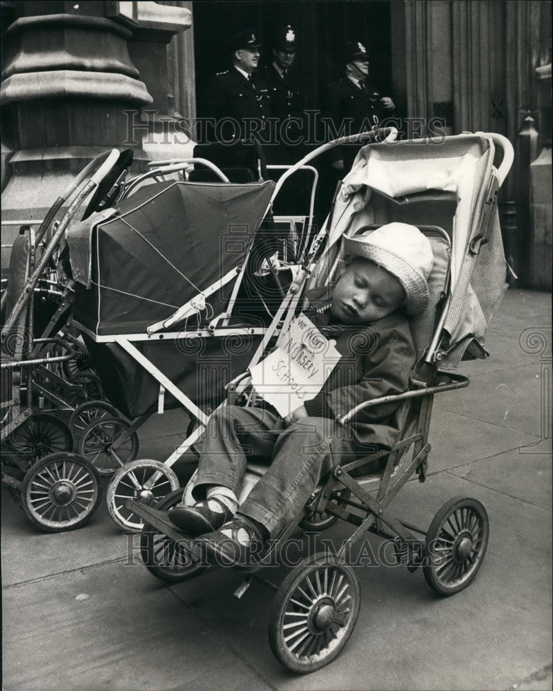 1968  Andrew Young Naps Waiting for Mother outside the Commons - Historic Images