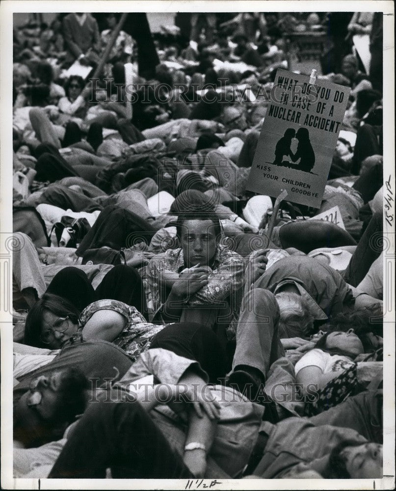 1978 Anti-Nuclear Demonstration in Front of the UN - Historic Images