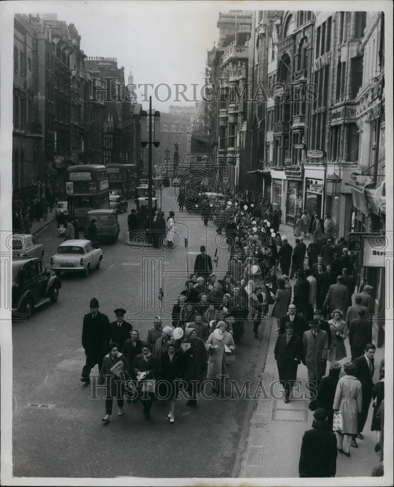 1962 Press Photo All-Women Nuclear Disarmament Parade In London - KSB55147 - Historic Images