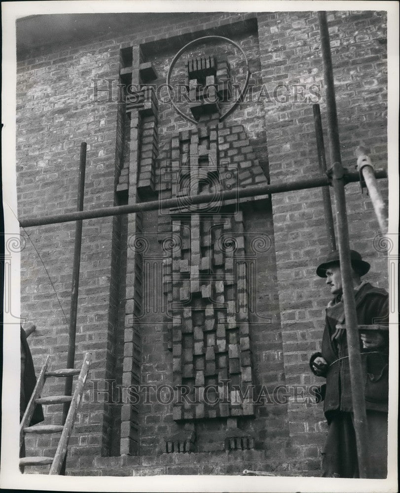 1958, London Suburb's Modern Churc - KSB55285 - Historic Images