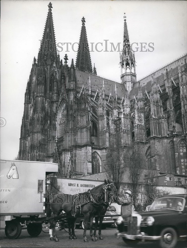 1959, The last coachman of Cologne went on a long trip - KSB55511 - Historic Images