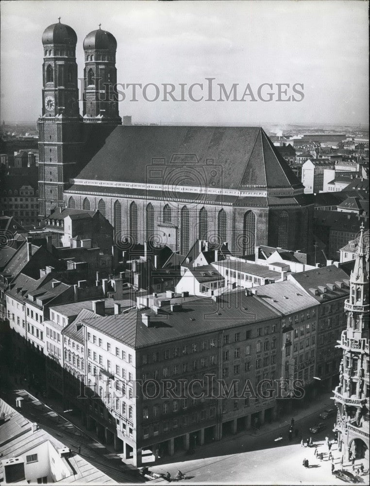 Press Photo A glimpse from the tower of the Old Peter on the Frauen - church. - Historic Images