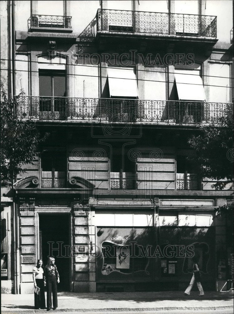 1977 Press Photo Maitre Denis Payot and front view of the his office in Geneva-Historic Images