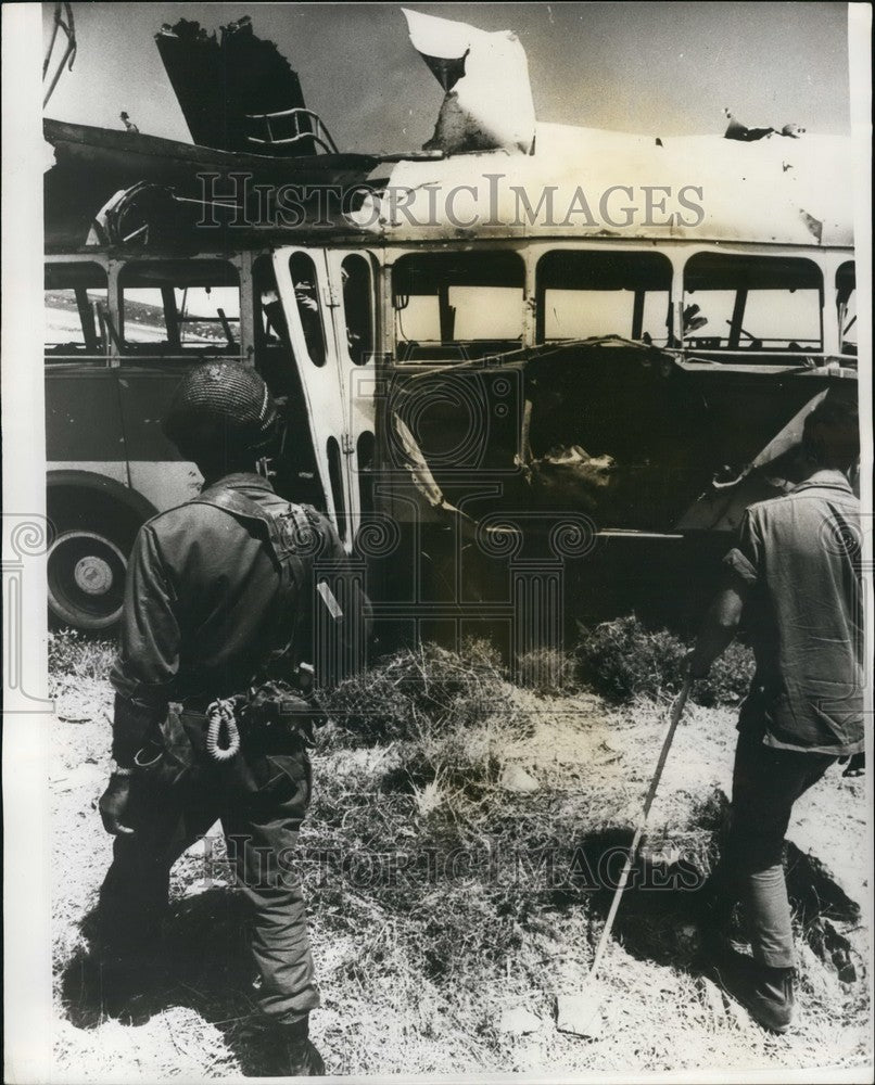 1970 Press Photo Terrorists kill eight children in Bazooka attack Israeli bus - Historic Images