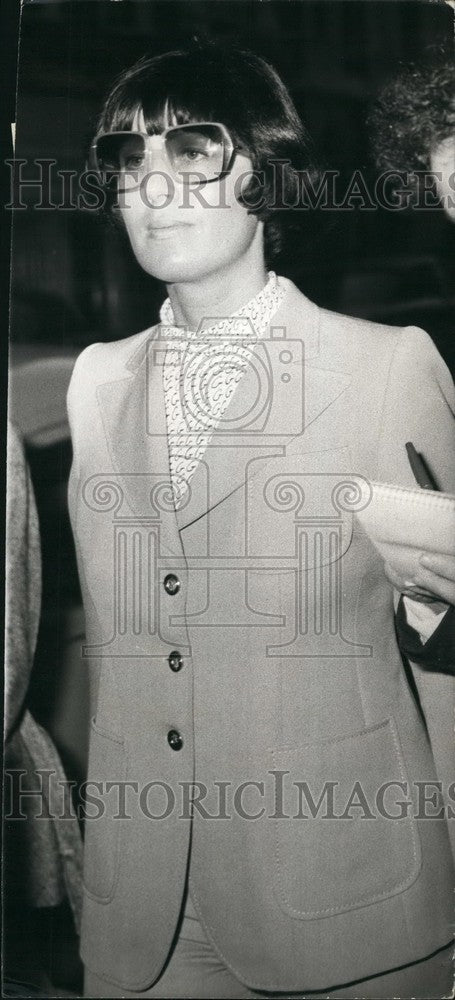 1973 Press Photo Women Appears at Marylebone Court on charges of Aiding and Abet - Historic Images