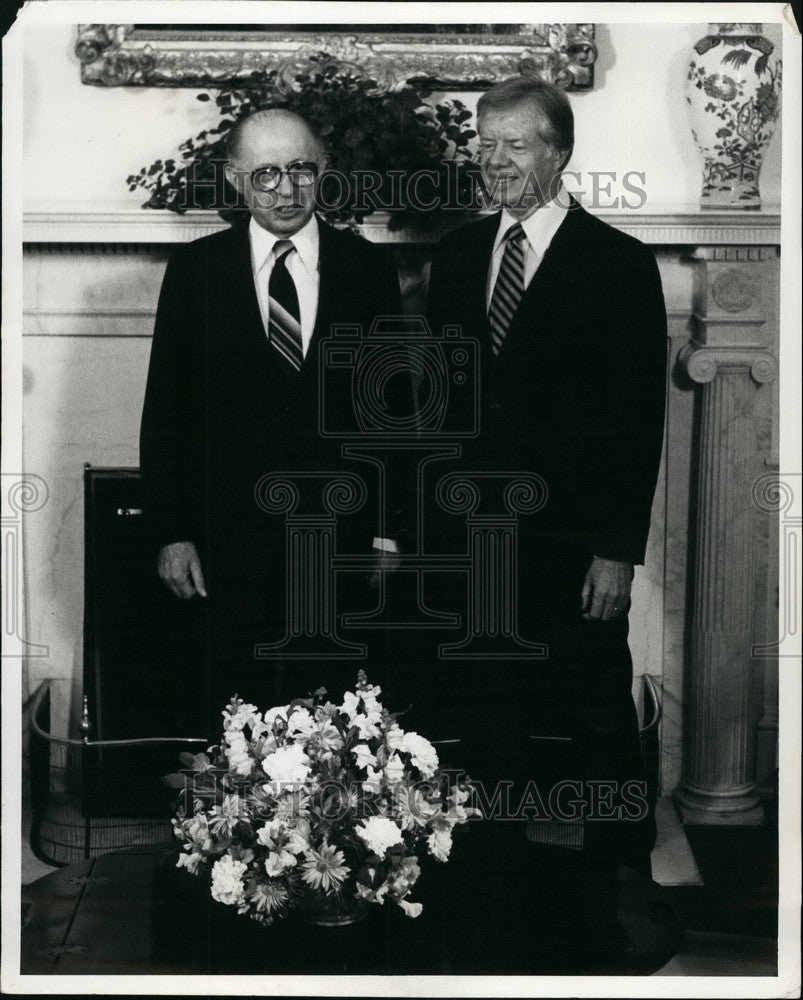 1980 President Jimmy Carter (r) and Prime Minister Menachim Begin - Historic Images