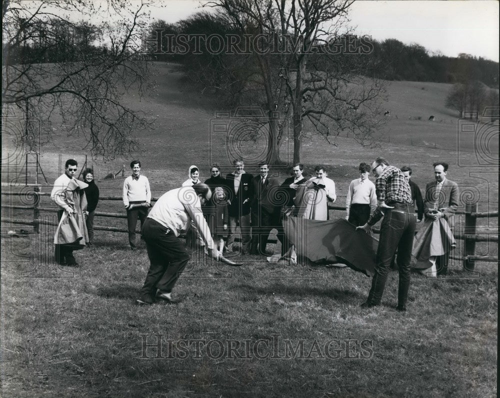 Press Photo Cape work - demonstrated by the Club's PR Officer Walter Johnson-Historic Images