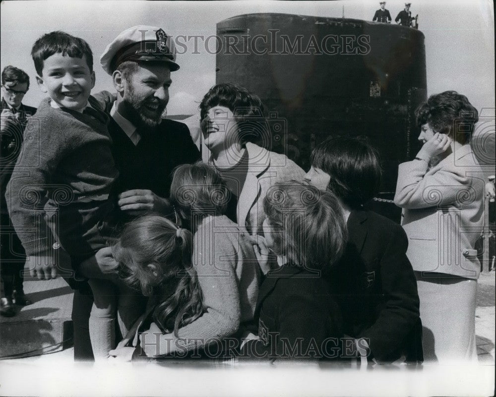 1967 Nuclear Powered Sub "Valiant" Arrives In Scotland - Historic Images