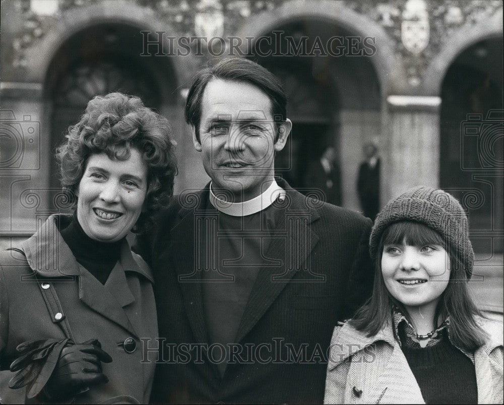 1975 Press Photo David Shepperd Next Bishop of Liverpool & Family - Historic Images