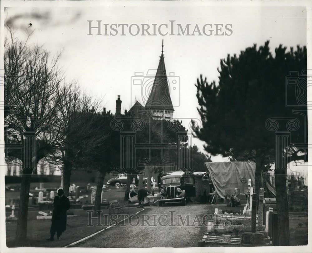 Press Photo Exhibition At Lanener Cemetery - KSB57233-Historic Images