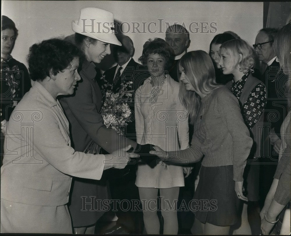 1970 Press Photo Princess Anne Opens First Hostel In London - Historic Images