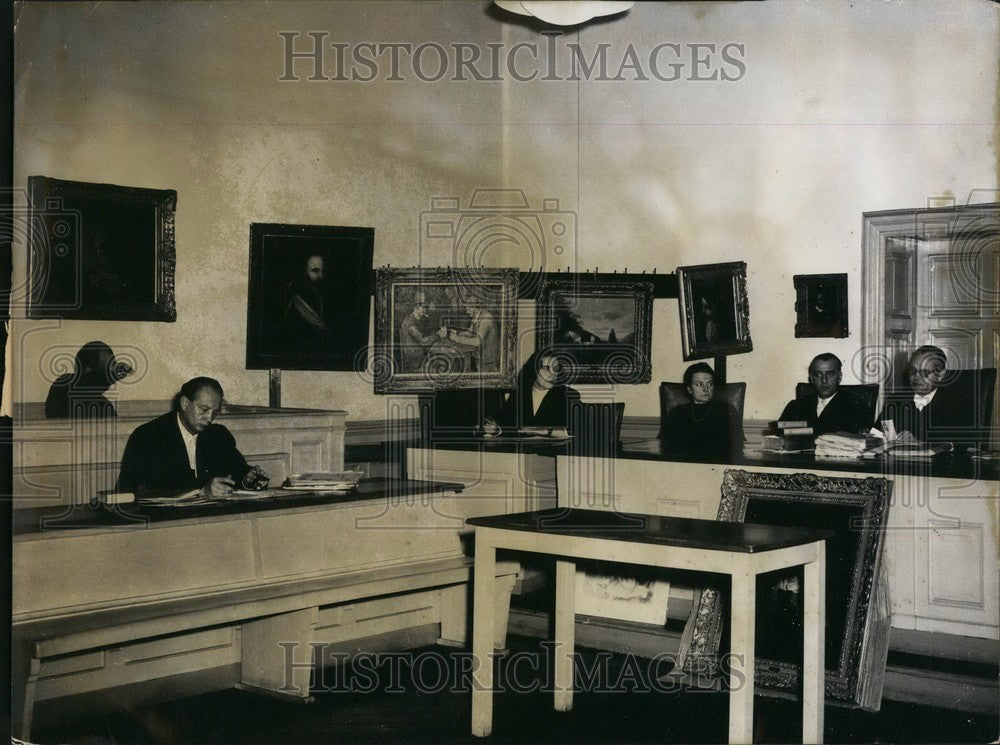 1957 Trial Opened Against Kurt Gans Manager of Frankfurt Art Gallery - Historic Images