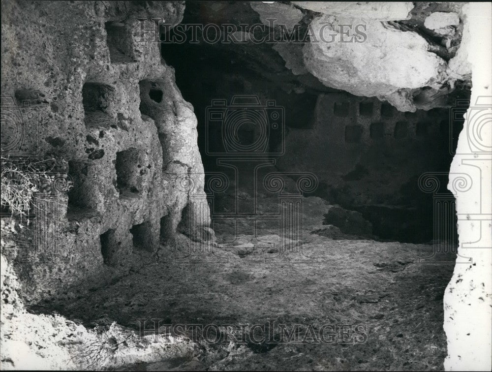 Press Photo Old Etruscan Catacomb - KSB57637-Historic Images