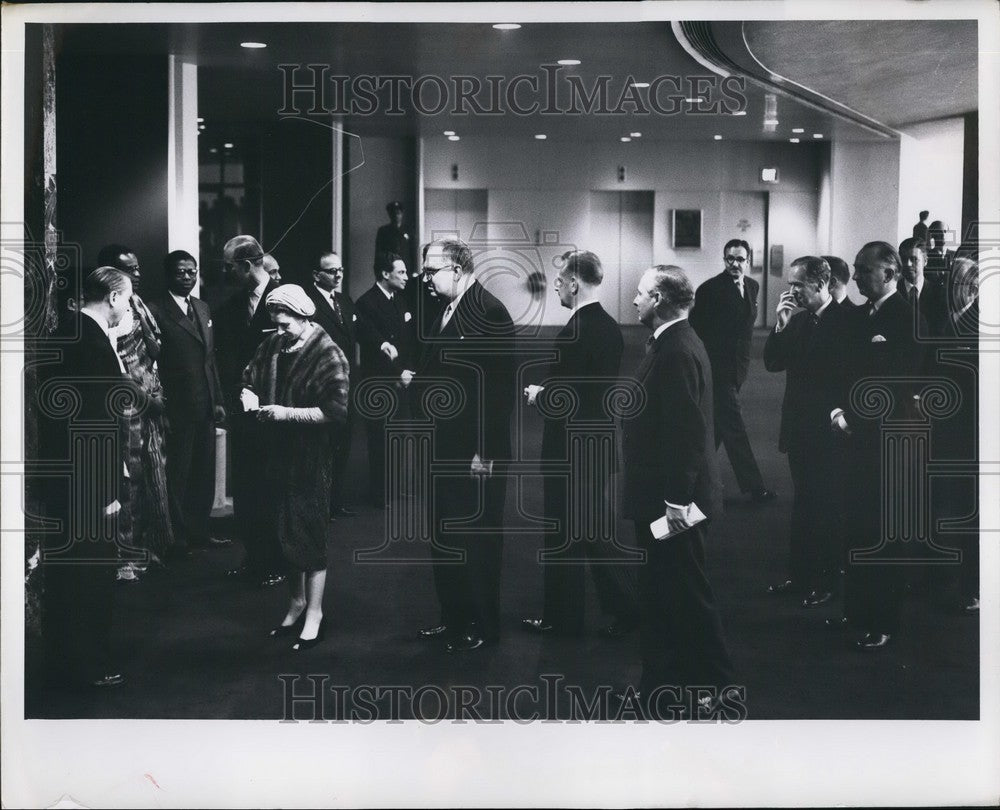 Press Photo Queen Elizabeth II - Historic Images