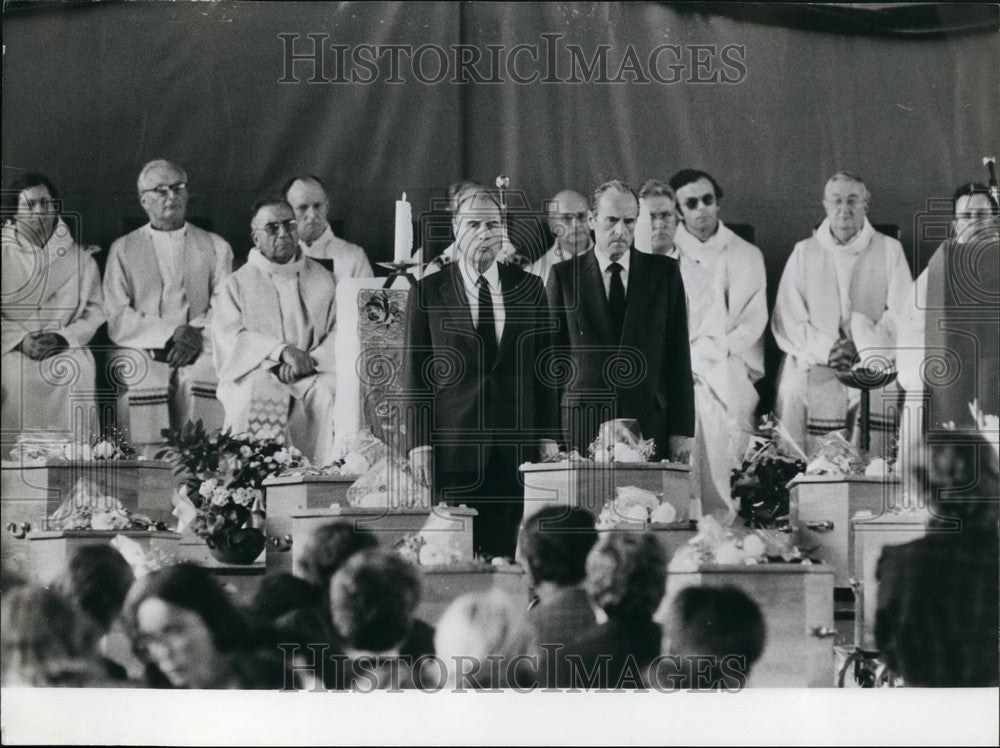 1982 Press Photo Funeral for 44 Children Who were Victims of Bus Accident - Historic Images