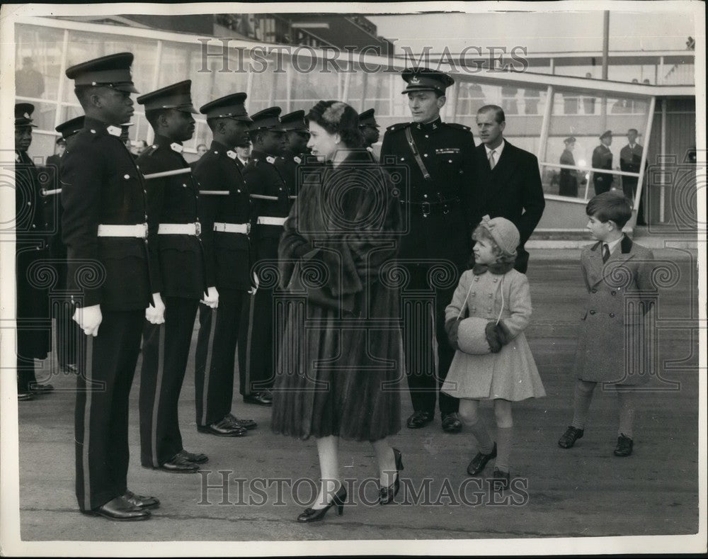 1956 Press Photo The Queen &amp; Duke of Edinburgh Return To London - KSB57885-Historic Images