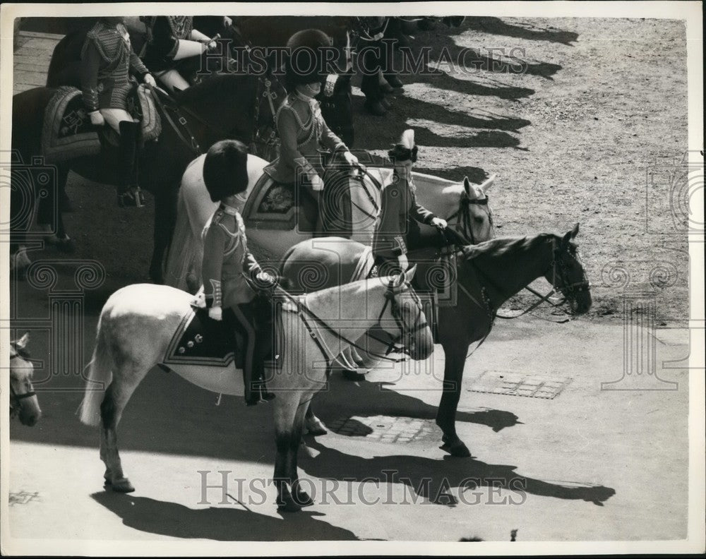 1956, The Queen Takes Salute On Horseback During Trooping Ceremony - Historic Images