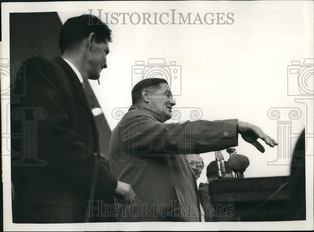 1958 Union Leader Jili Matthews Holds Mass Meetings of Strikers - Historic Images