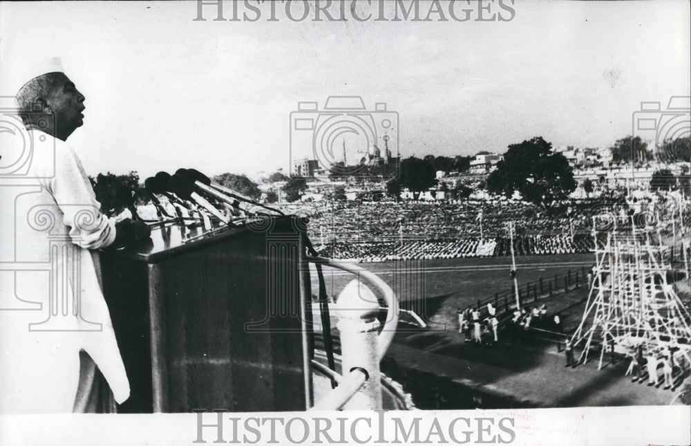 1979 Press Photo India&#39;s Premier Charan Singh Addresses the Crowds - KSB58073-Historic Images