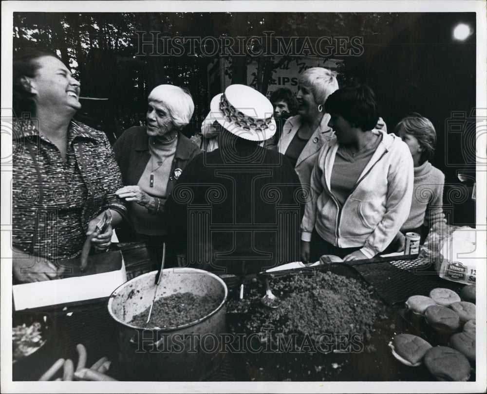 1979, Ms. Lillan Carter at the Stratford County Picnic - KSB58263 - Historic Images