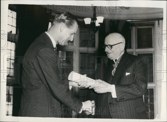 1958 Duke of Edinburgh visits British Dental Association H.Q - Historic Images
