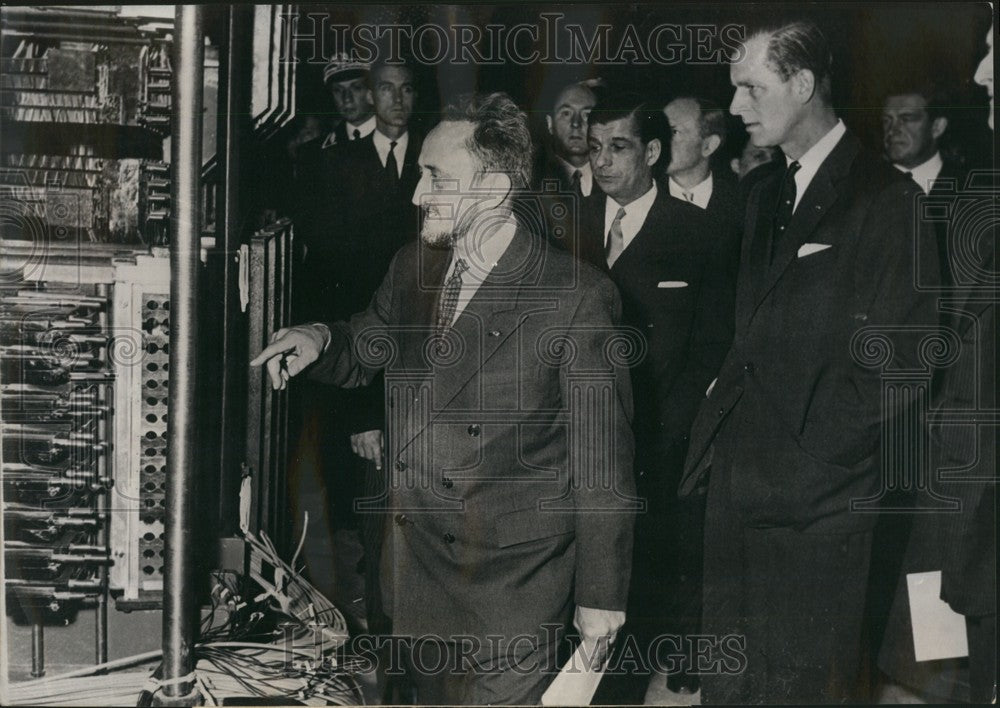1957 Prince Philip shown the saclay atomic gentre by professor Perin - Historic Images