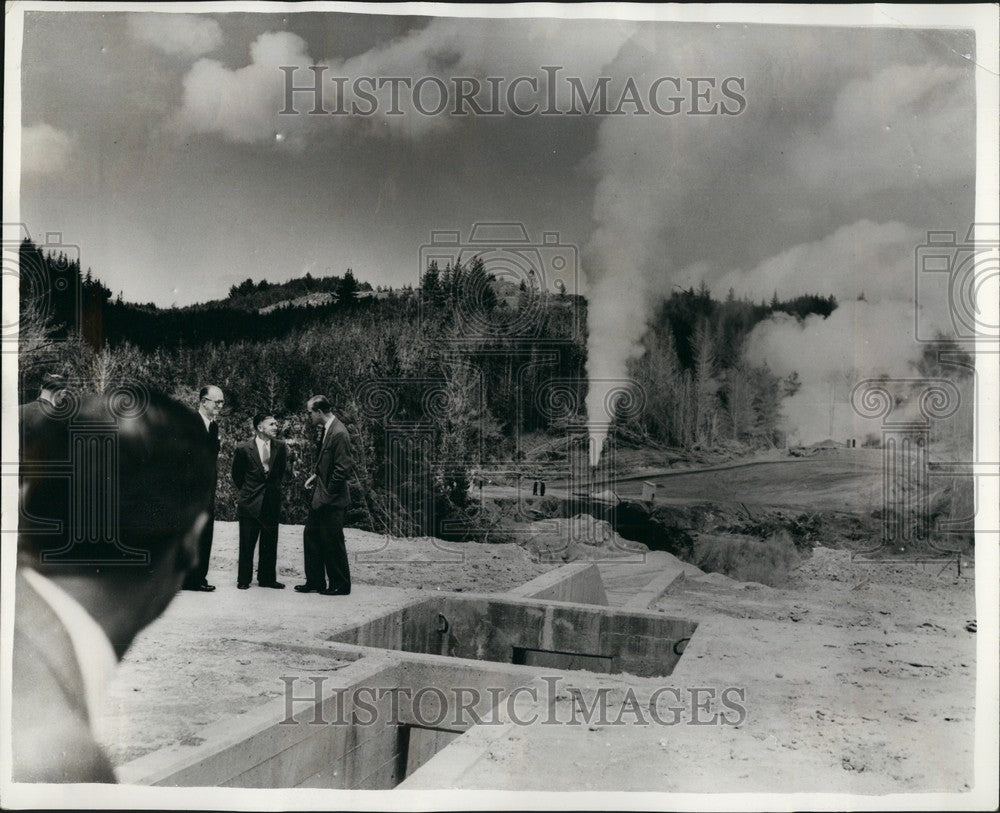 1956 Press Photo Duke Of Edinburgh in New Zealand at Steam - Plant - KSB58455-Historic Images