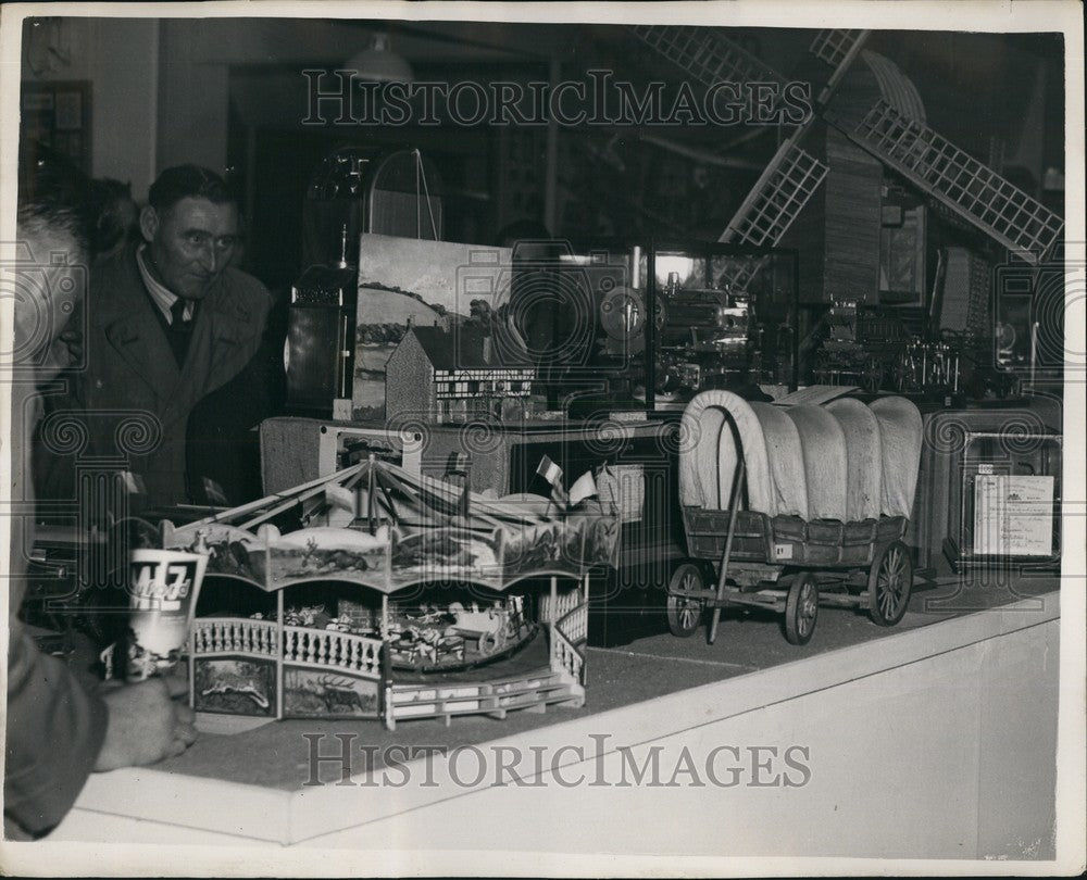 1952 Press Photo General View of Model Engineer Exhibition - Historic Images