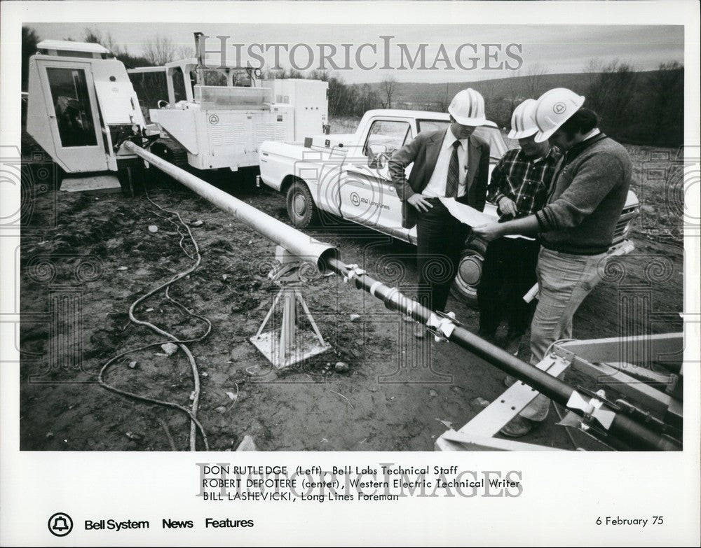 Press Photo Don Rutledge Robert Depotere & Bills Lashevicki Bells System Techs - Historic Images